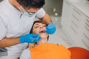 איך מתבצע הליך השתלת שיניים