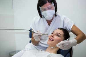 אילו טיפולי שיניים מומלצים לשיקום שיניים